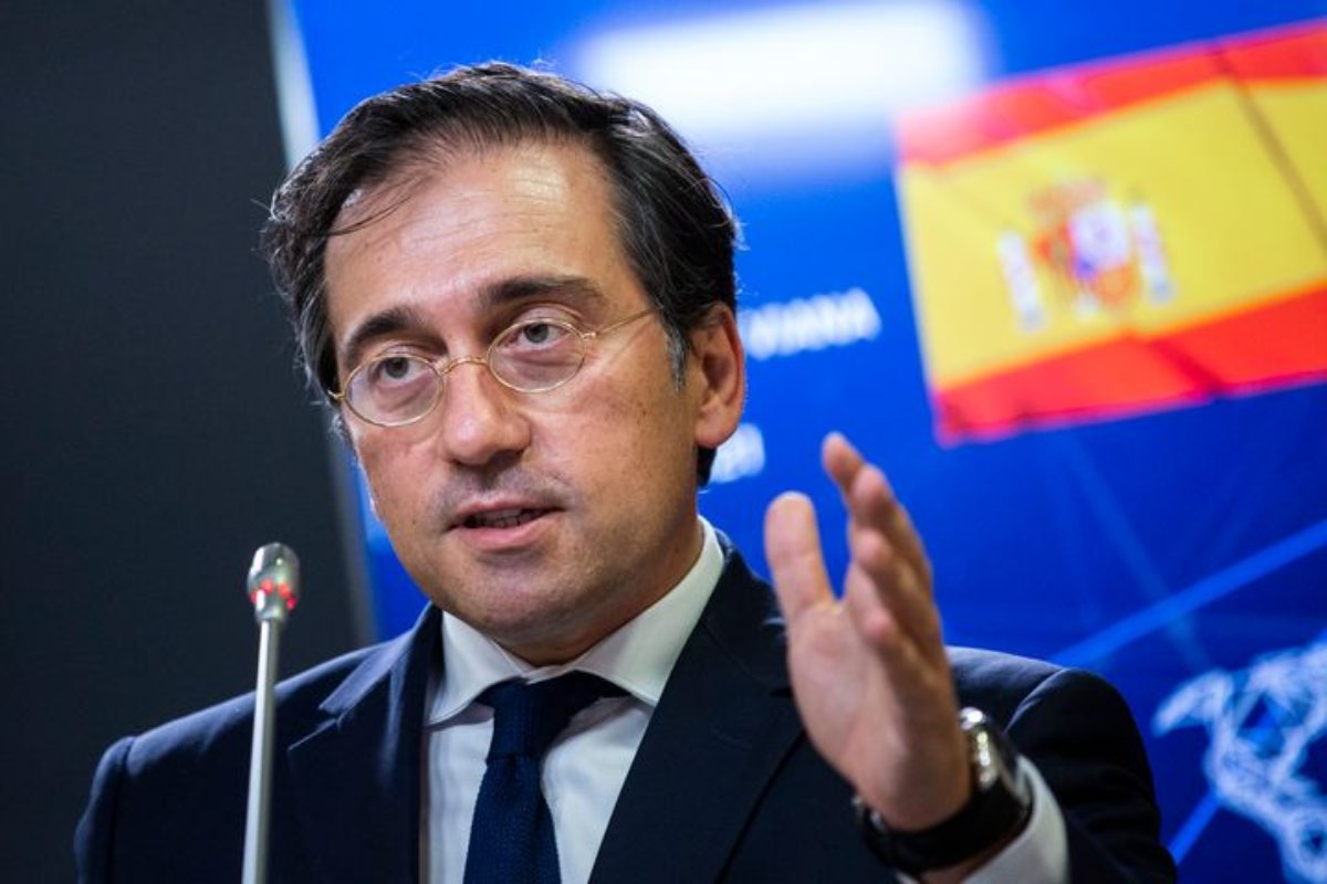 وزير الخارجية الإسباني يتهم الحزب الشعبي بالرغبة في العودة إلى أزمة جزيرة ليلى مع المغرب